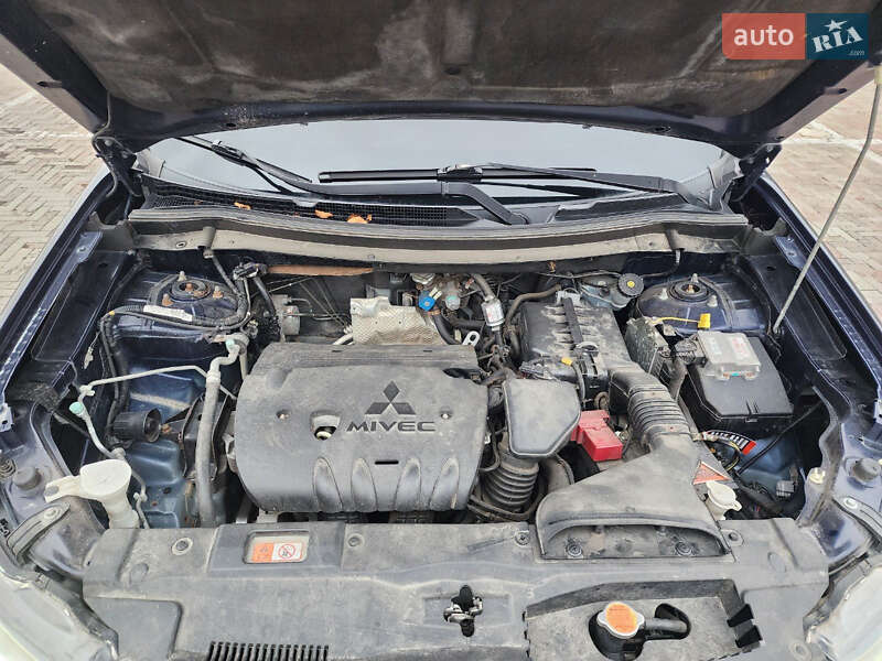 Позашляховик / Кросовер Mitsubishi Outlander 2012 в Харкові