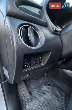 Внедорожник / Кроссовер Mitsubishi Outlander 2004 в  фото 18 Внедорожник / Кроссовер Mitsubishi Outlander 2004 в