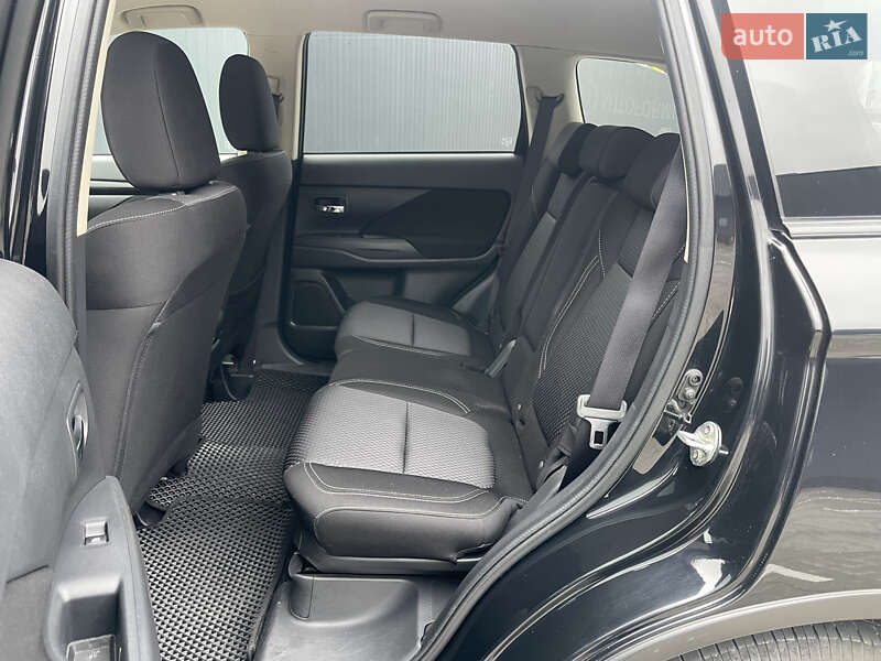 Внедорожник / Кроссовер Mitsubishi Outlander 2021 в Киеве фото 12 Внедорожник / Кроссовер Mitsubishi Outlander 2021 в Киеве