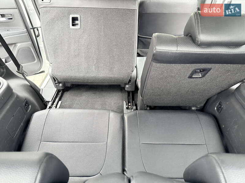Позашляховик / Кросовер Mitsubishi Outlander 2016 в Самборі фото 80 Позашляховик / Кросовер Mitsubishi Outlander 2016 в Самборі