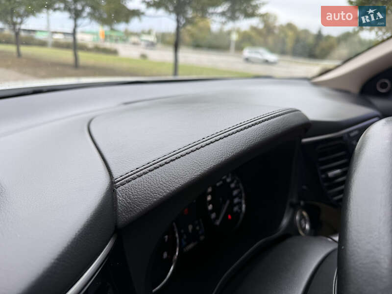 Позашляховик / Кросовер Mitsubishi Outlander 2015 в Києві фото 35 Позашляховик / Кросовер Mitsubishi Outlander 2015 в Києві
