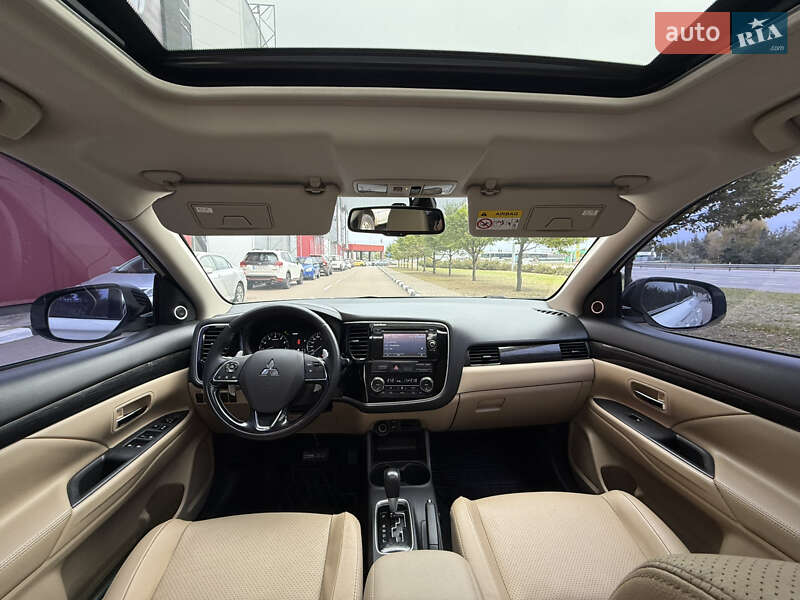 Позашляховик / Кросовер Mitsubishi Outlander 2015 в Києві фото 44 Позашляховик / Кросовер Mitsubishi Outlander 2015 в Києві