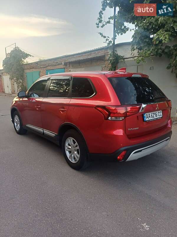 Позашляховик / Кросовер Mitsubishi Outlander 2019 в Києві фото 9 Позашляховик / Кросовер Mitsubishi Outlander 2019 в Києві