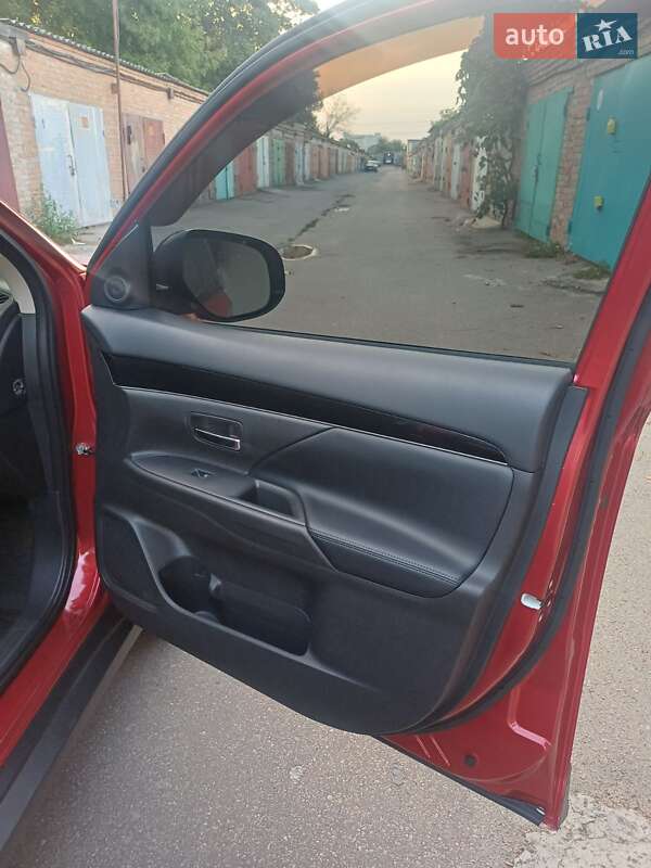 Позашляховик / Кросовер Mitsubishi Outlander 2019 в Києві фото 19 Позашляховик / Кросовер Mitsubishi Outlander 2019 в Києві