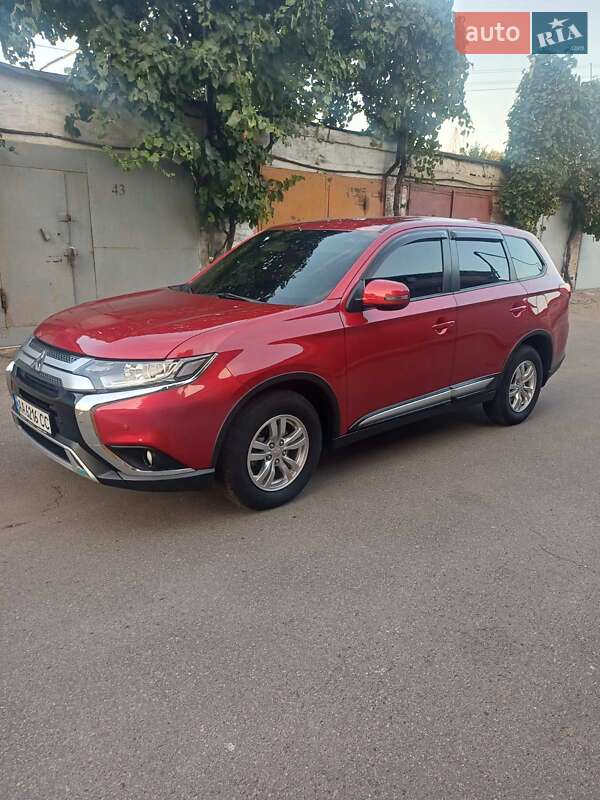 Позашляховик / Кросовер Mitsubishi Outlander 2019 в Києві фото 5 Позашляховик / Кросовер Mitsubishi Outlander 2019 в Києві
