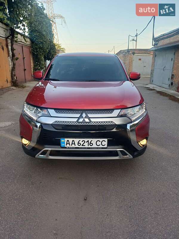 Позашляховик / Кросовер Mitsubishi Outlander 2019 в Києві фото 12 Позашляховик / Кросовер Mitsubishi Outlander 2019 в Києві