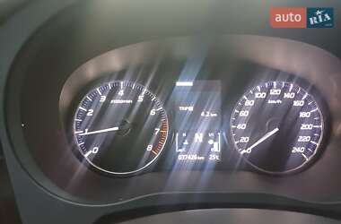 Внедорожник / Кроссовер Mitsubishi Outlander 2019 в 