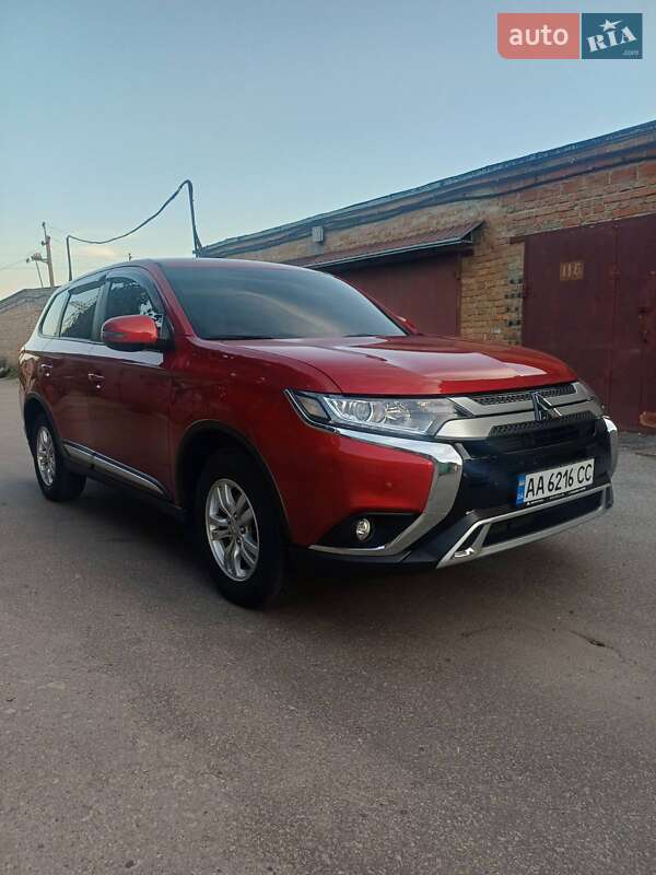 Позашляховик / Кросовер Mitsubishi Outlander 2019 в Києві фото 13 Позашляховик / Кросовер Mitsubishi Outlander 2019 в Києві