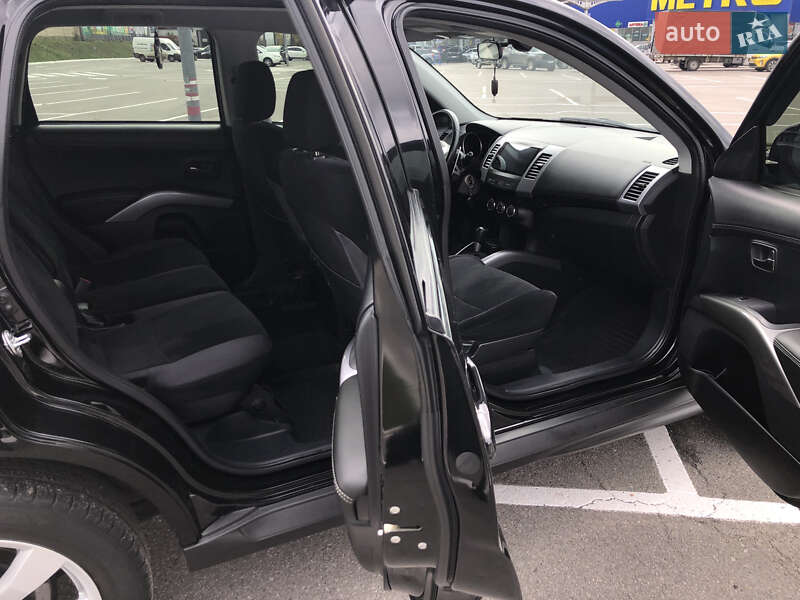 Внедорожник / Кроссовер Mitsubishi Outlander 2012 в Виннице фото 24 Внедорожник / Кроссовер Mitsubishi Outlander 2012 в Виннице
