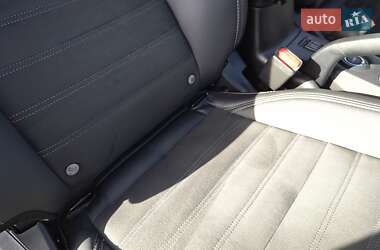 Внедорожник / Кроссовер Mitsubishi Outlander 2012 в 