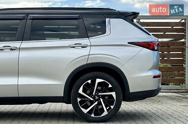 Позашляховик / Кросовер Mitsubishi Outlander 2022 в  фото 7 Позашляховик / Кросовер Mitsubishi Outlander 2022 в