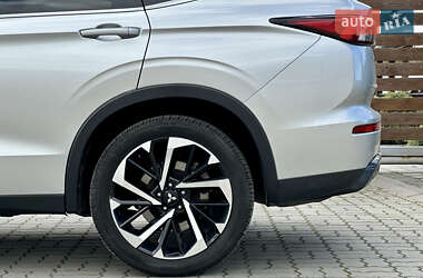 Позашляховик / Кросовер Mitsubishi Outlander 2022 в  фото 10 Позашляховик / Кросовер Mitsubishi Outlander 2022 в