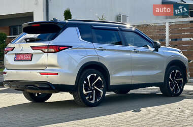 Позашляховик / Кросовер Mitsubishi Outlander 2022 в  фото 43 Позашляховик / Кросовер Mitsubishi Outlander 2022 в