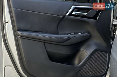 Позашляховик / Кросовер Mitsubishi Outlander 2022 в  фото 47 Позашляховик / Кросовер Mitsubishi Outlander 2022 в