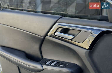 Позашляховик / Кросовер Mitsubishi Outlander 2022 в  фото 49 Позашляховик / Кросовер Mitsubishi Outlander 2022 в