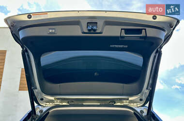 Позашляховик / Кросовер Mitsubishi Outlander 2022 в  фото 100 Позашляховик / Кросовер Mitsubishi Outlander 2022 в