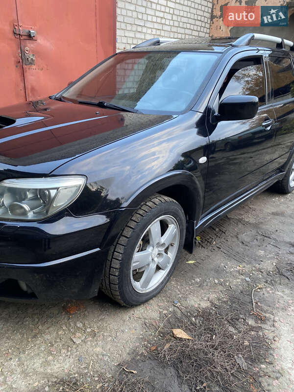Позашляховик / Кросовер Mitsubishi Outlander 2006 в Конотопі