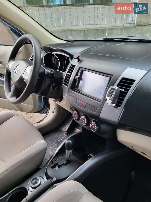 Позашляховик / Кросовер Mitsubishi Outlander 2008 в Теофіполі фото 28 Позашляховик / Кросовер Mitsubishi Outlander 2008 в Теофіполі