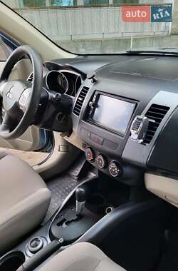 Внедорожник / Кроссовер Mitsubishi Outlander 2008 в 