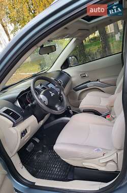 Внедорожник / Кроссовер Mitsubishi Outlander 2008 в 