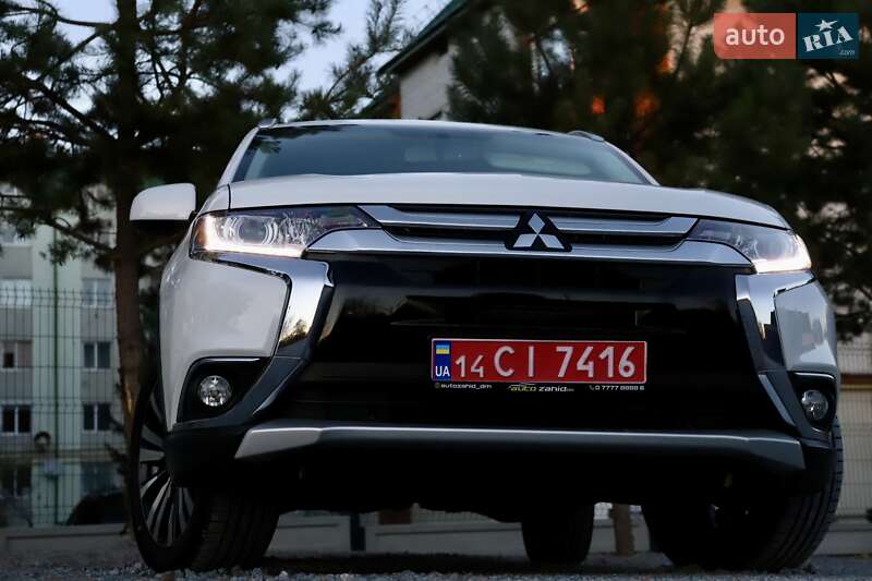 Внедорожник / Кроссовер Mitsubishi Outlander 2018 в Дрогобыче фото 23 Внедорожник / Кроссовер Mitsubishi Outlander 2018 в Дрогобыче