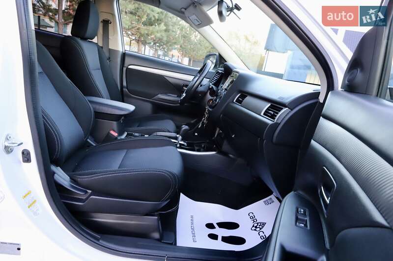 Внедорожник / Кроссовер Mitsubishi Outlander 2018 в Дрогобыче фото 47 Внедорожник / Кроссовер Mitsubishi Outlander 2018 в Дрогобыче