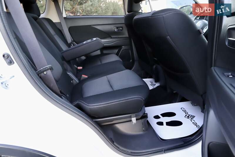 Внедорожник / Кроссовер Mitsubishi Outlander 2018 в Дрогобыче фото 58 Внедорожник / Кроссовер Mitsubishi Outlander 2018 в Дрогобыче
