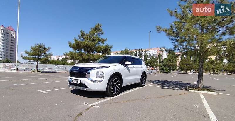 Mitsubishi Outlander 2024