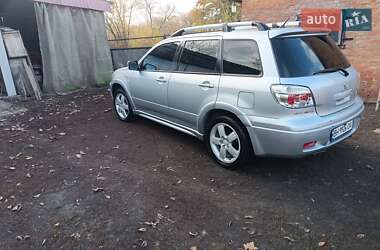 Позашляховик / Кросовер Mitsubishi Outlander 2007 в  фото 2 Позашляховик / Кросовер Mitsubishi Outlander 2007 в