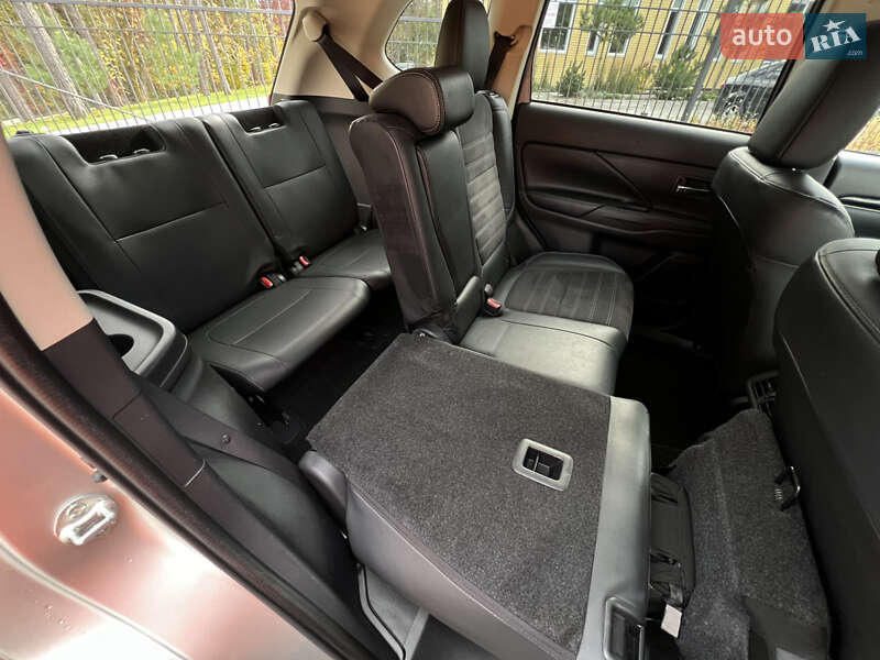 Позашляховик / Кросовер Mitsubishi Outlander 2018 в Житомирі