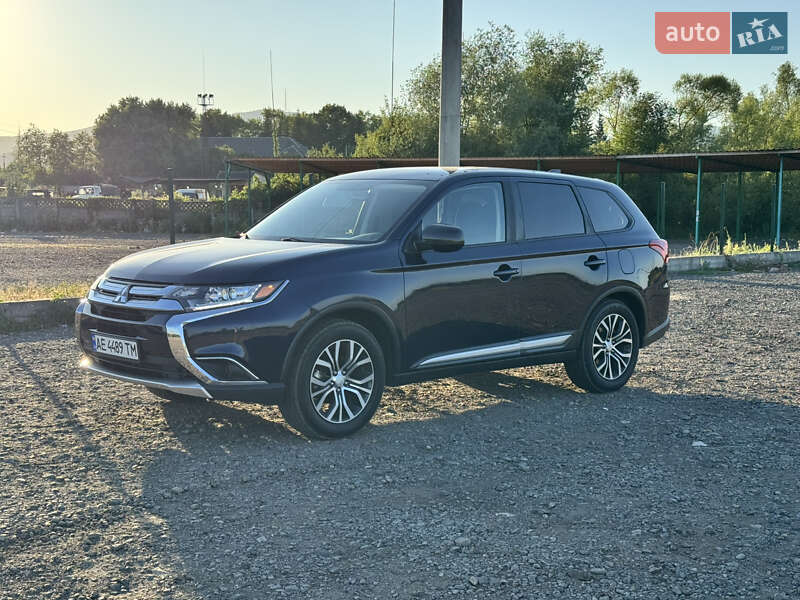 Внедорожник / Кроссовер Mitsubishi Outlander 2017 в Днепре фото 5 Внедорожник / Кроссовер Mitsubishi Outlander 2017 в Днепре