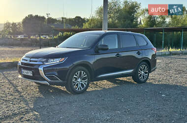 Позашляховик / Кросовер Mitsubishi Outlander 2017 в  фото 5 Позашляховик / Кросовер Mitsubishi Outlander 2017 в
