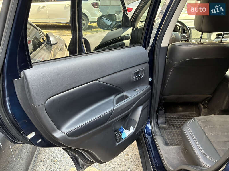 Позашляховик / Кросовер Mitsubishi Outlander 2020 в Тернополі