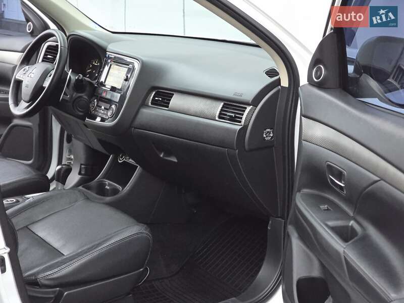 Позашляховик / Кросовер Mitsubishi Outlander 2013 в Харкові фото 19 Позашляховик / Кросовер Mitsubishi Outlander 2013 в Харкові
