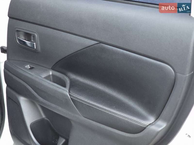 Позашляховик / Кросовер Mitsubishi Outlander 2013 в Харкові фото 29 Позашляховик / Кросовер Mitsubishi Outlander 2013 в Харкові