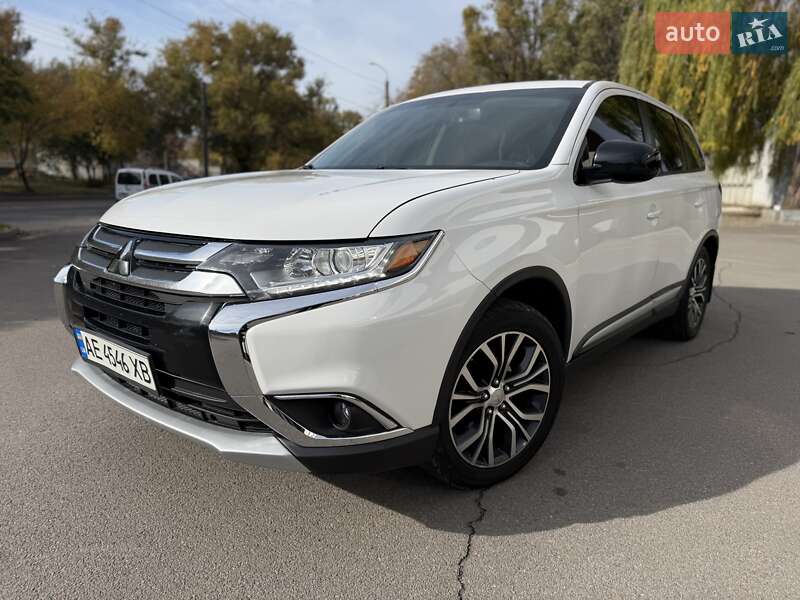 Внедорожник / Кроссовер Mitsubishi Outlander 2015 в Днепре фото 2 Внедорожник / Кроссовер Mitsubishi Outlander 2015 в Днепре