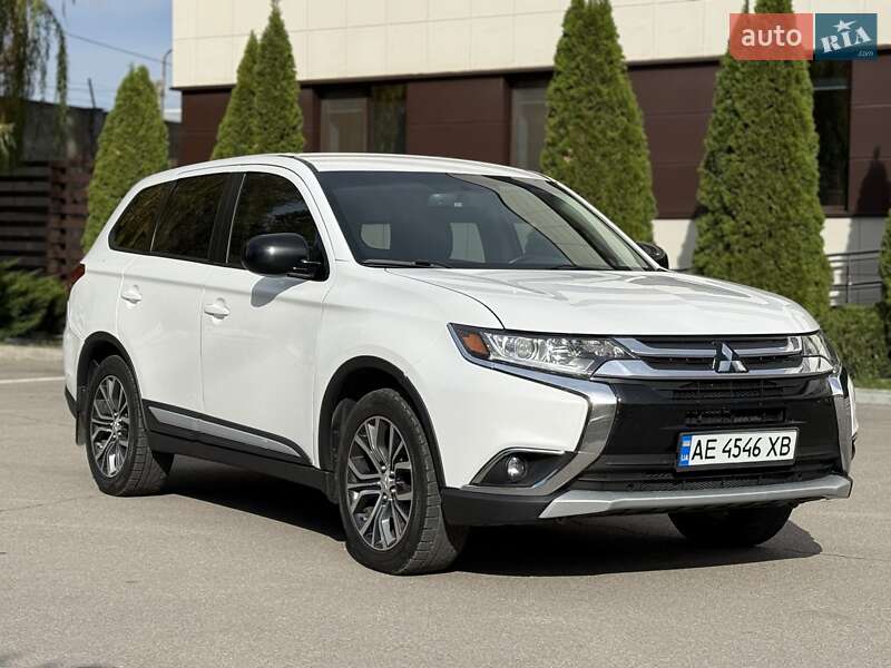 Внедорожник / Кроссовер Mitsubishi Outlander 2015 в Днепре фото 8 Внедорожник / Кроссовер Mitsubishi Outlander 2015 в Днепре