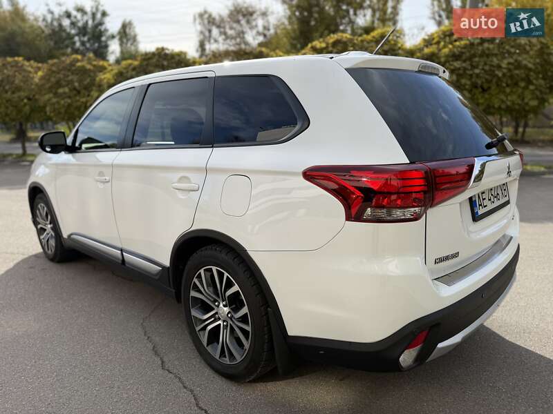 Внедорожник / Кроссовер Mitsubishi Outlander 2015 в Днепре фото 26 Внедорожник / Кроссовер Mitsubishi Outlander 2015 в Днепре