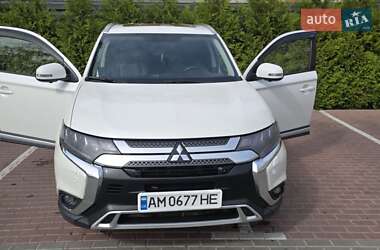 Внедорожник / Кроссовер Mitsubishi Outlander 2018 в Житомире