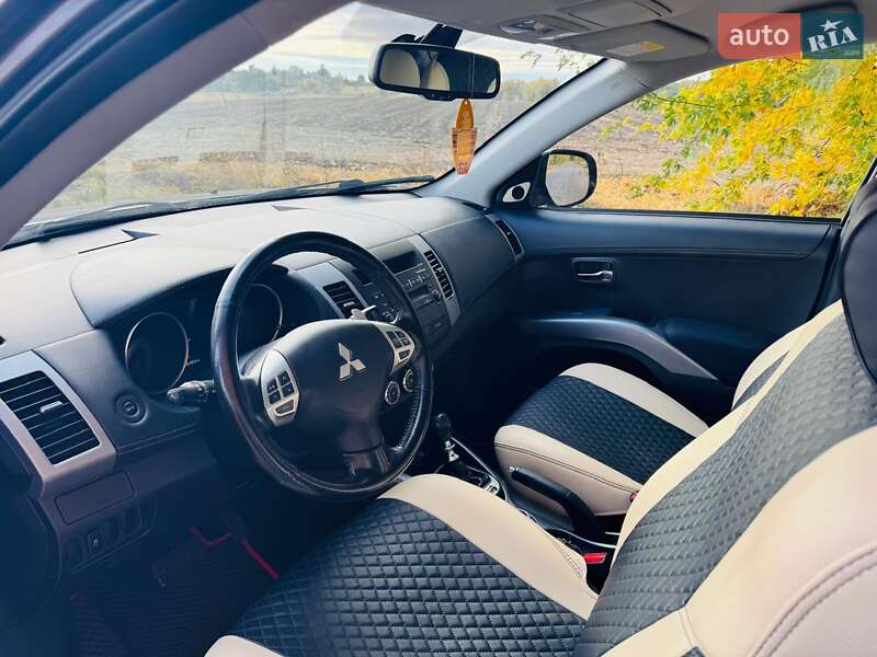 Внедорожник / Кроссовер Mitsubishi Outlander 2011 в Владимире фото 10 Внедорожник / Кроссовер Mitsubishi Outlander 2011 в Владимире