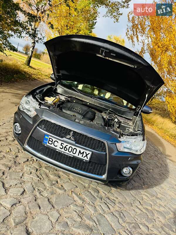 Внедорожник / Кроссовер Mitsubishi Outlander 2011 в Владимире фото 16 Внедорожник / Кроссовер Mitsubishi Outlander 2011 в Владимире