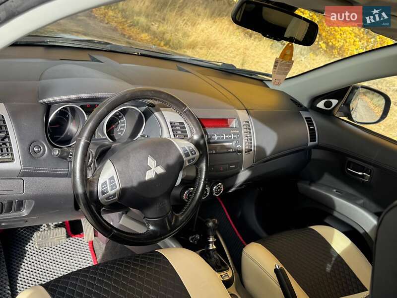 Внедорожник / Кроссовер Mitsubishi Outlander 2011 в Владимире фото 29 Внедорожник / Кроссовер Mitsubishi Outlander 2011 в Владимире