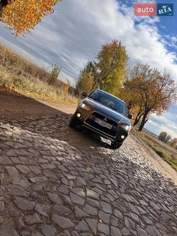 Внедорожник / Кроссовер Mitsubishi Outlander 2011 в Владимире фото 34 Внедорожник / Кроссовер Mitsubishi Outlander 2011 в Владимире