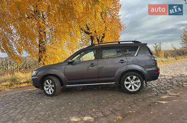 Позашляховик / Кросовер Mitsubishi Outlander 2011 в  фото 39 Позашляховик / Кросовер Mitsubishi Outlander 2011 в