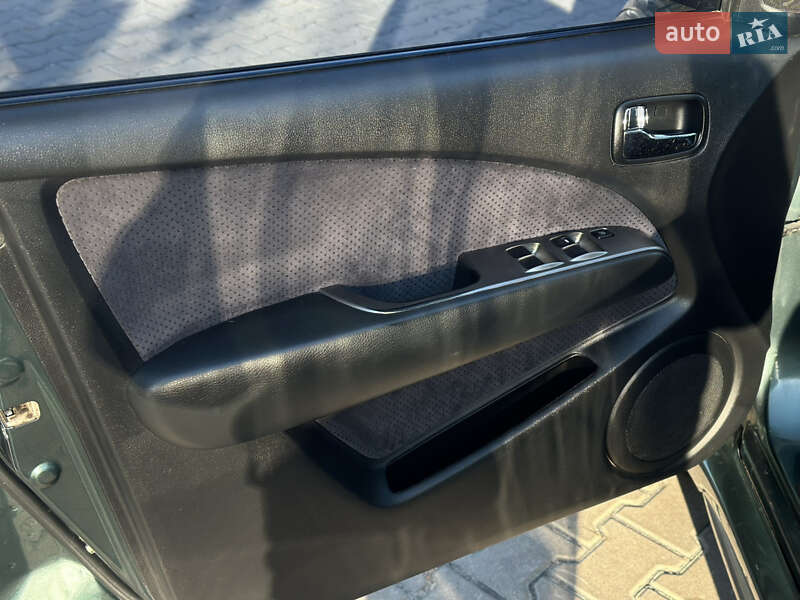 Позашляховик / Кросовер Mitsubishi Outlander 2006 в Києві фото 35 Позашляховик / Кросовер Mitsubishi Outlander 2006 в Києві