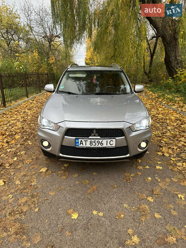Внедорожник / Кроссовер Mitsubishi Outlander 2009 в Радивилове