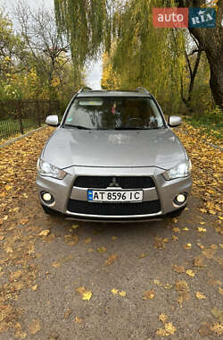 Позашляховик / Кросовер Mitsubishi Outlander 2009 в  фото 11 Позашляховик / Кросовер Mitsubishi Outlander 2009 в