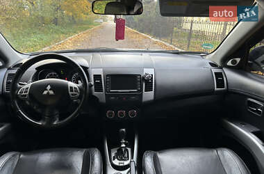 Позашляховик / Кросовер Mitsubishi Outlander 2009 в  фото 20 Позашляховик / Кросовер Mitsubishi Outlander 2009 в