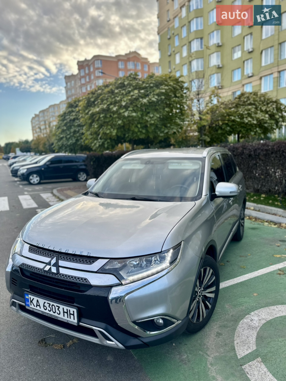 Модельний ряд 2019 року
Автомобіль в ідеальному стані, не потребує жодних капіталовкладень.
Нова гума та АКБ
Шкіряний салон з підігрівом та електрорегулюванням передніх сидінь
Дуже економічний, динамічний і надійний двигун 4J12 об?ємом 2.4L (без проблем стає
ГБО)
Коробка передач автоматична варіаторного типу (8-го покоління) з радіатором
охолодження
7 місць (трейтій ряд сидінь)
Start/Stop (запуск двигуна кнопкою)
ECO MODE - економічний режим
витрати палива
Сенсорна магнітола з системою
Apple CarPlay i Android Auto
Bluetooth, USB, AUX, Hands Free (гучний зв'язок)
Камера заднього огляду
Keyless (без ключовий доступ до салону авто)
Бортовий комп'ютер
Електроручник с функцією AUTO HOLD
Датчики бічного та заднього руху
Датчики тиску шин
Електропривід кришки багажника
Диски R18
Круїз контроль 2-х зонний клімат-контроль
7 AirBag
Підігрів лобового, дзеркал та багато іншого!
Торг присутній!