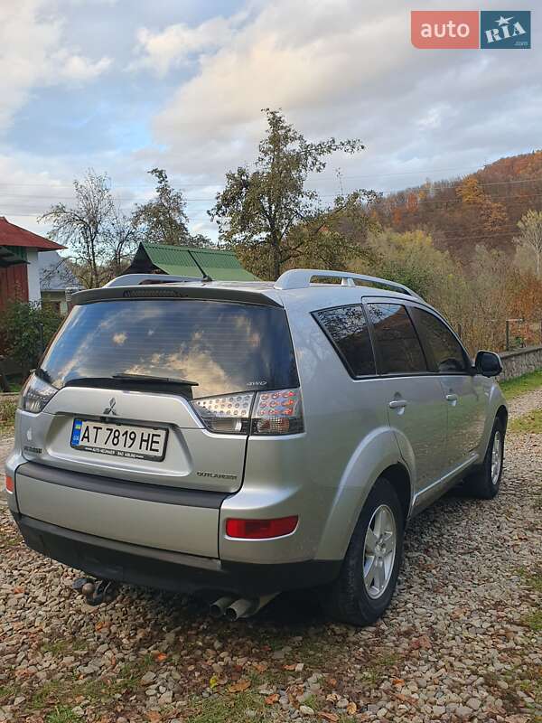 Внедорожник / Кроссовер Mitsubishi Outlander 2007 в Косове